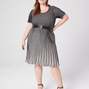 ✨Lane Bryant Striped Sweater Knit Pleated Dress 26/28 NWT Flowy Flattering